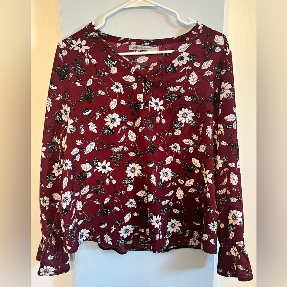 Arianne women’s floral blouse size small